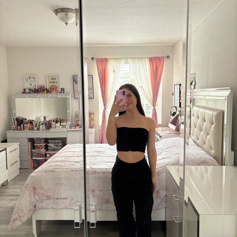 Victoria's Secret Pink Ribbed Black Top